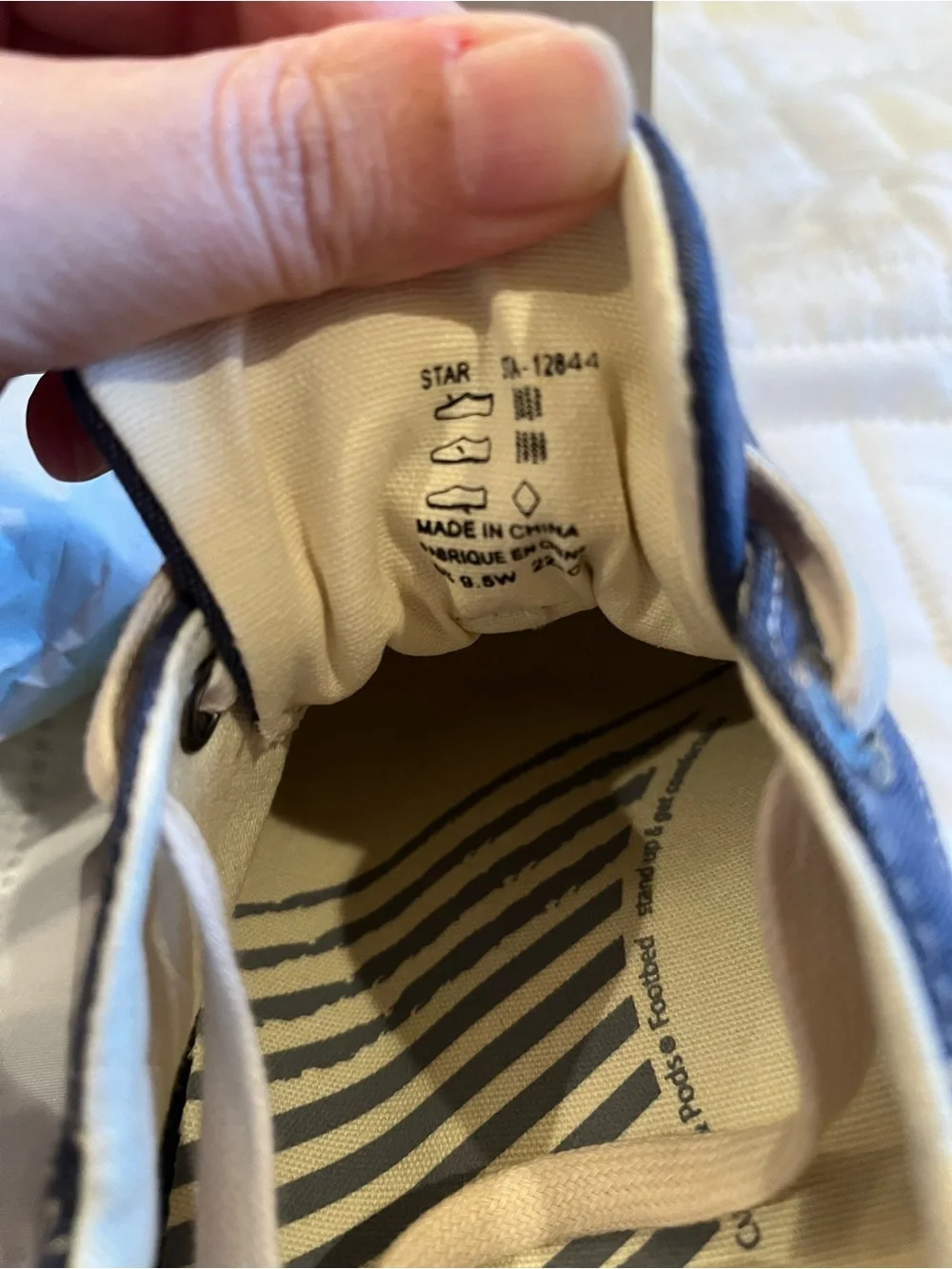 Taos Blue Wash Canvas Star Sneakers women’s 9.5W NWT NIB